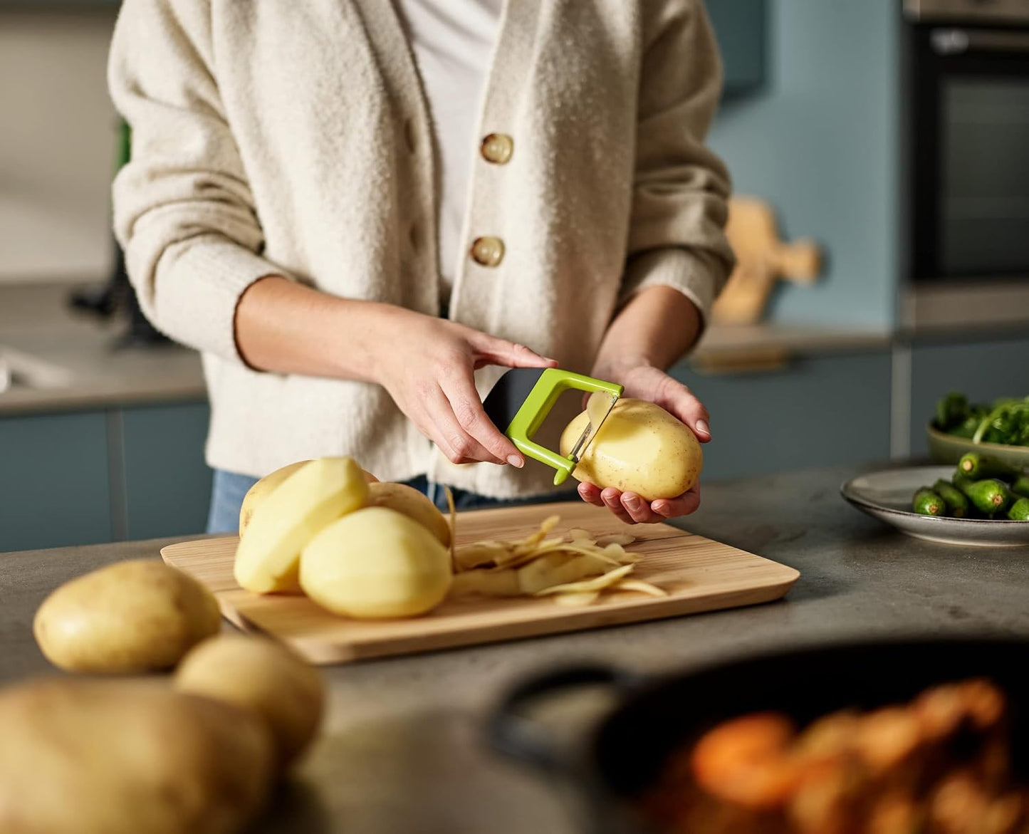 Joseph Joseph Duo Easy-Grip Julienne Peeler, Vegetable Kitchen Peeler and Potato-Eye Remover, Dark Opal