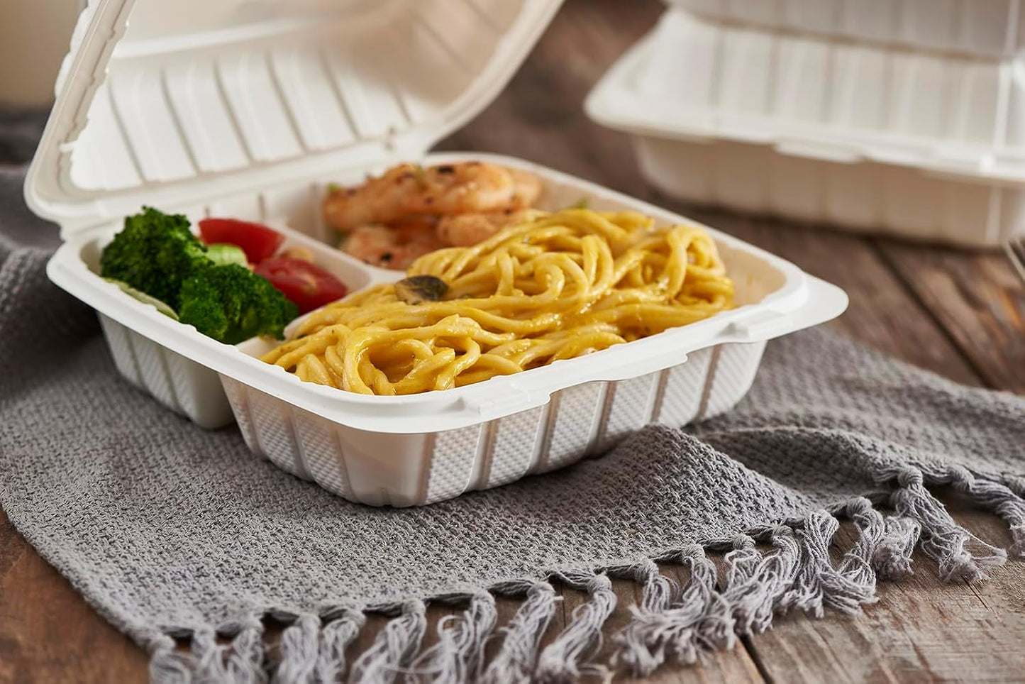 8X8 3-Compartment 50-Pack Plastic Clamshell Takeout Food Trays Heavy Duty Togo Disposable Box Carryout Meal Prep Packaging Catering Hinged Containers With Secure Snap Lid (Formerly FULING)