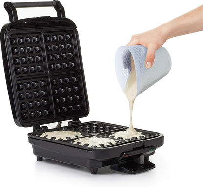 OXO Good Grips 3 Piece Squeeze & Pour Silicone Measuring Cup Set