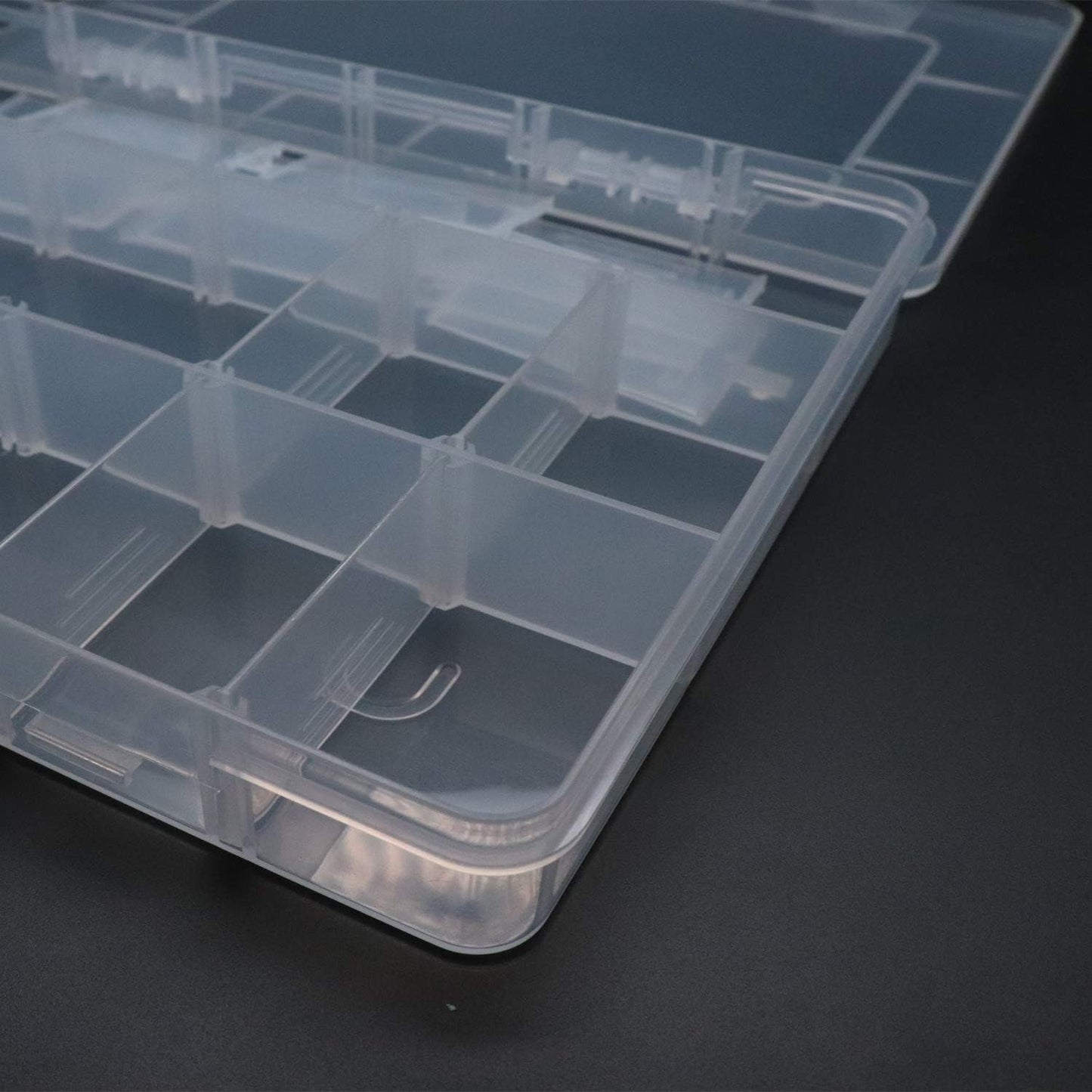 Xiaoyztan Clear Plastic Organizer, 12 Grids with Adjustable Dividers, Jewelry Box Bead Storage Container for Small Parts, Fishing Tackle, DIY Crafts, and Earrings