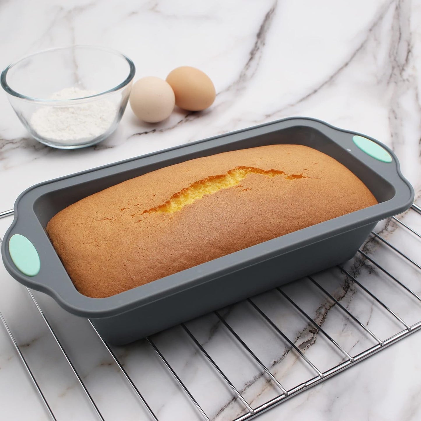 To encounter 2Pack Silicone Muffin Pan with Metal Frame, 12 Cup Regular Size Cupcake Pan, Non-Stick Baking Tray, Food Grade Baking Molds for Oven, Dishwasher Safe