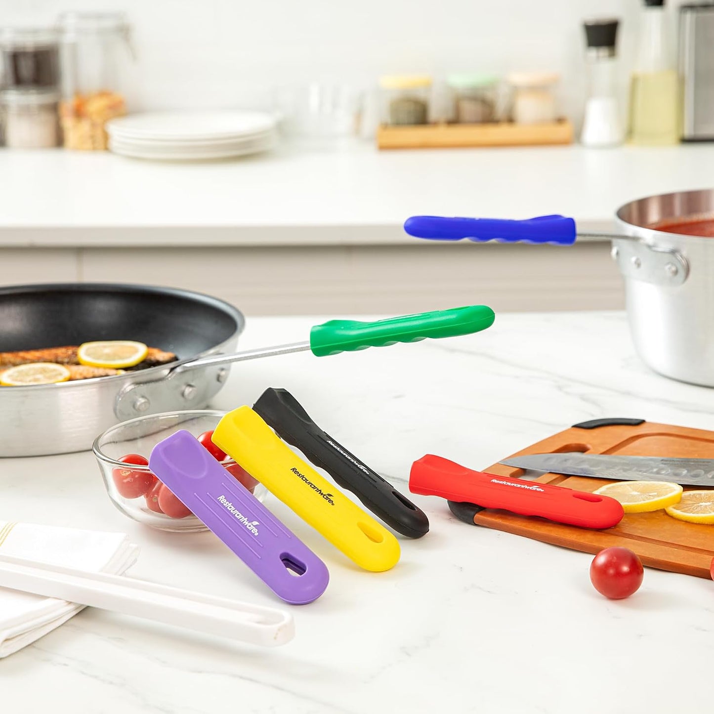 Restaurantware Silicone Pan Handle Cover Set 1-Count Heat-Resistant Removable Pan Handle Grips, Ergonomic Non-Slip Green Handle Protectors for Fry Pans and Sauce Pans