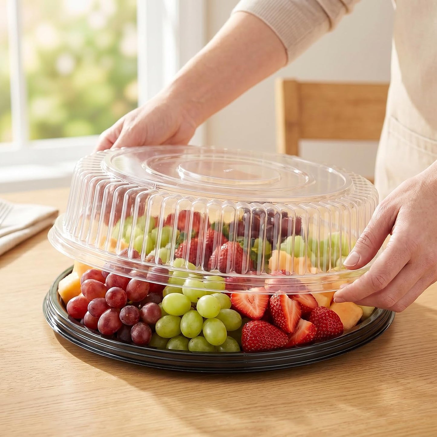 Frcctre 12 Pack 12 Inch Plastic Serving Tray with Lid, Disposable Plastic Food Serving Platters with Clear Dome Lids, Stackable Round Trays for Party, Takeout Food, Catering, Picnic
