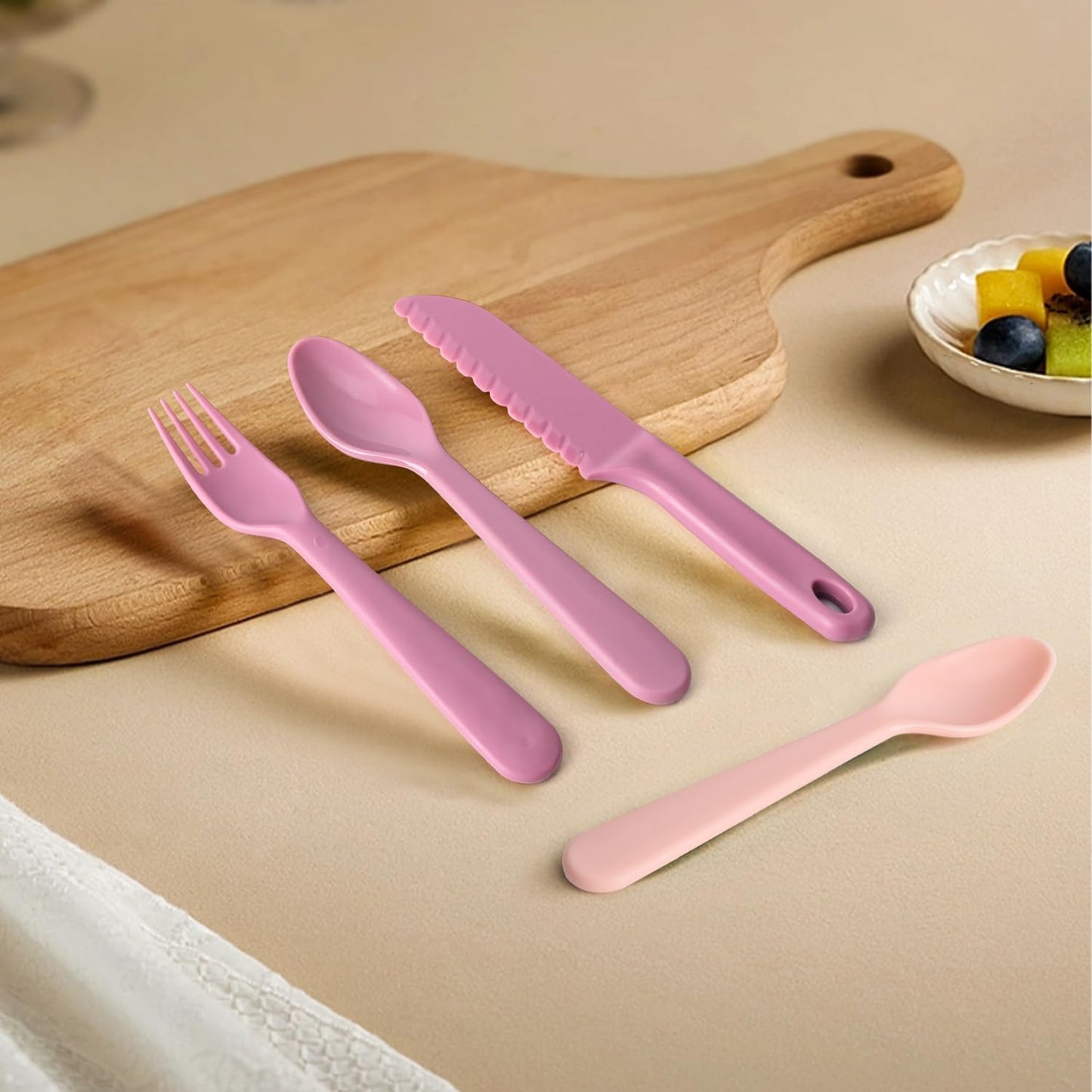 16Pcs Kids Plastic Utensils Kids Forks and Spoons Set, Multicolor Toddler Utensils, Reusable Kids Silverware Cutlery Set, Ideal for School Lunch Box, Camping, Travel, Party Favors BPA Free