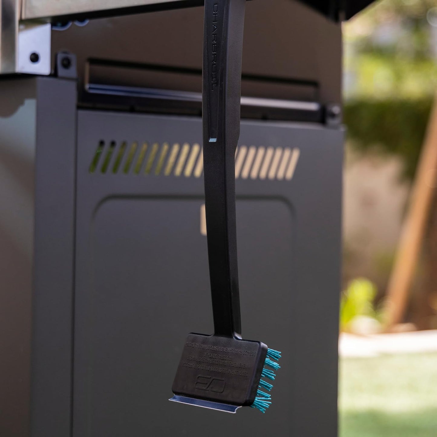 Charbroil Safer Cool-Clean Grill Brush – Grit-Infused Nylon Bristles for Cool Grates, Heavy-Duty Scraper, Built to Last 50,000+ Scrubs