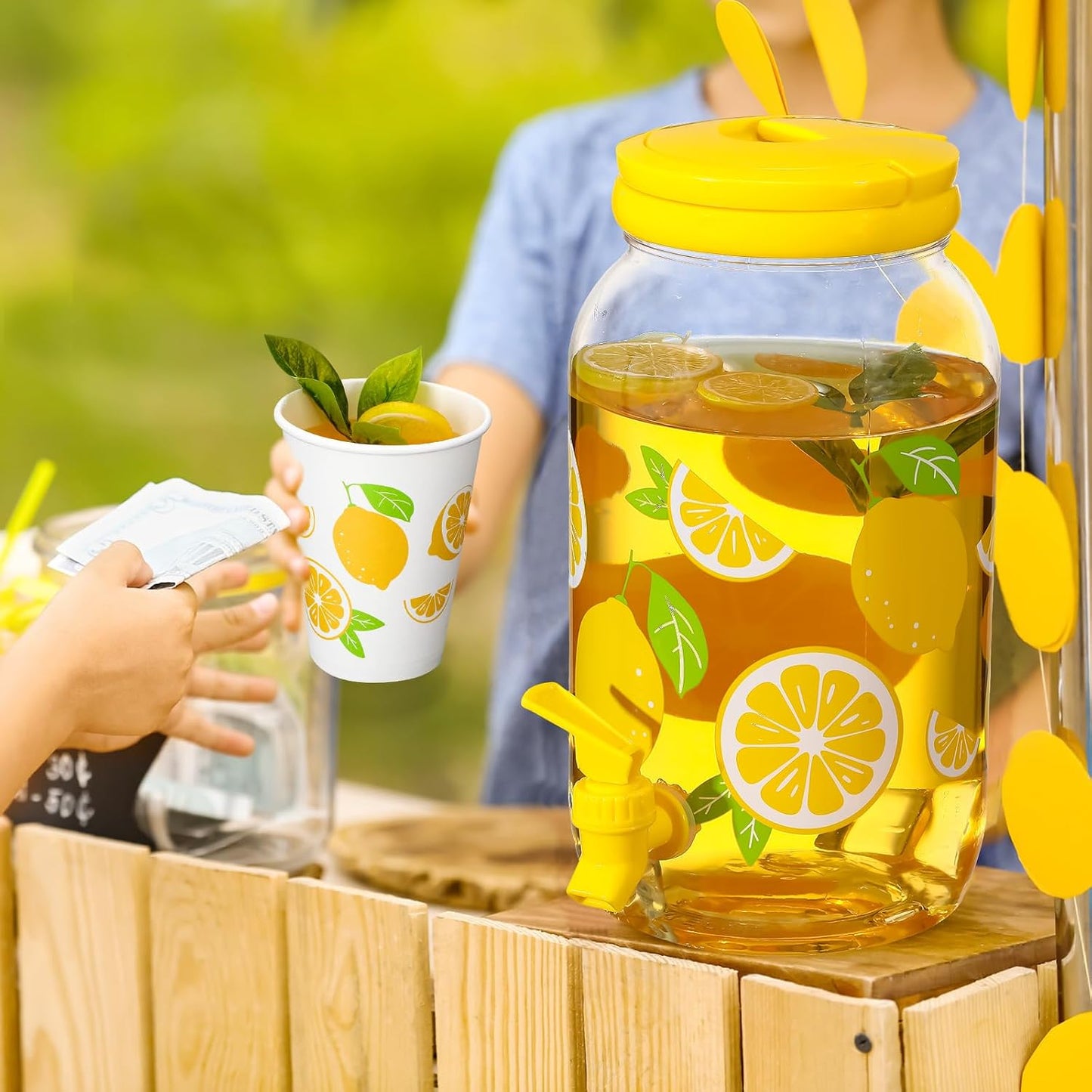 Umigy Tree Clear Plastic Drink Dispenser with 20 Pcs 12 oz Tropical Paper Cups 1 Gallon Kitchen Fridge Beverage Dispenser Plastic Water Dispenser with Spigot for Juice Tea Beer(Orange)