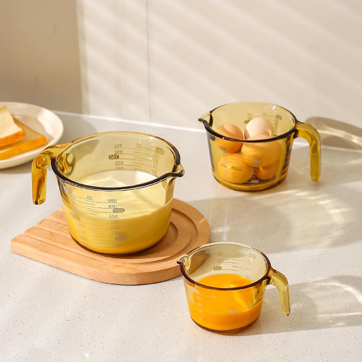 Kitchen Glass Measuring Cup Three-Piece Set, Measuring Jug with Scale,Egg Beater，Flour Measurers， Dishwasher Safe (250ml/1Cup, 500ml/2Cup, 1000ml/4Cup)(Transparent)