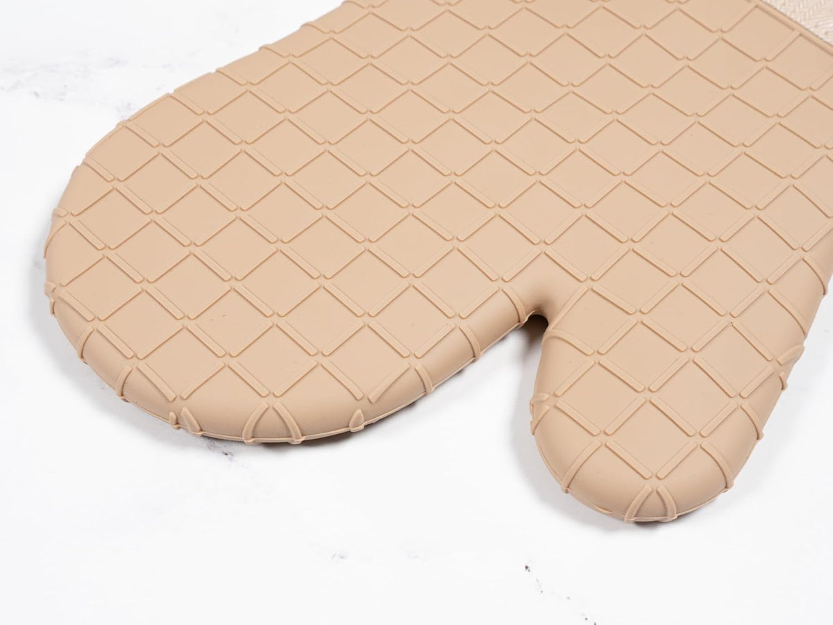 Sur La Table Kitchen Essentials Set of 2 Silicone Oven Mitts, Heat Resistant to 550°F (Green)
