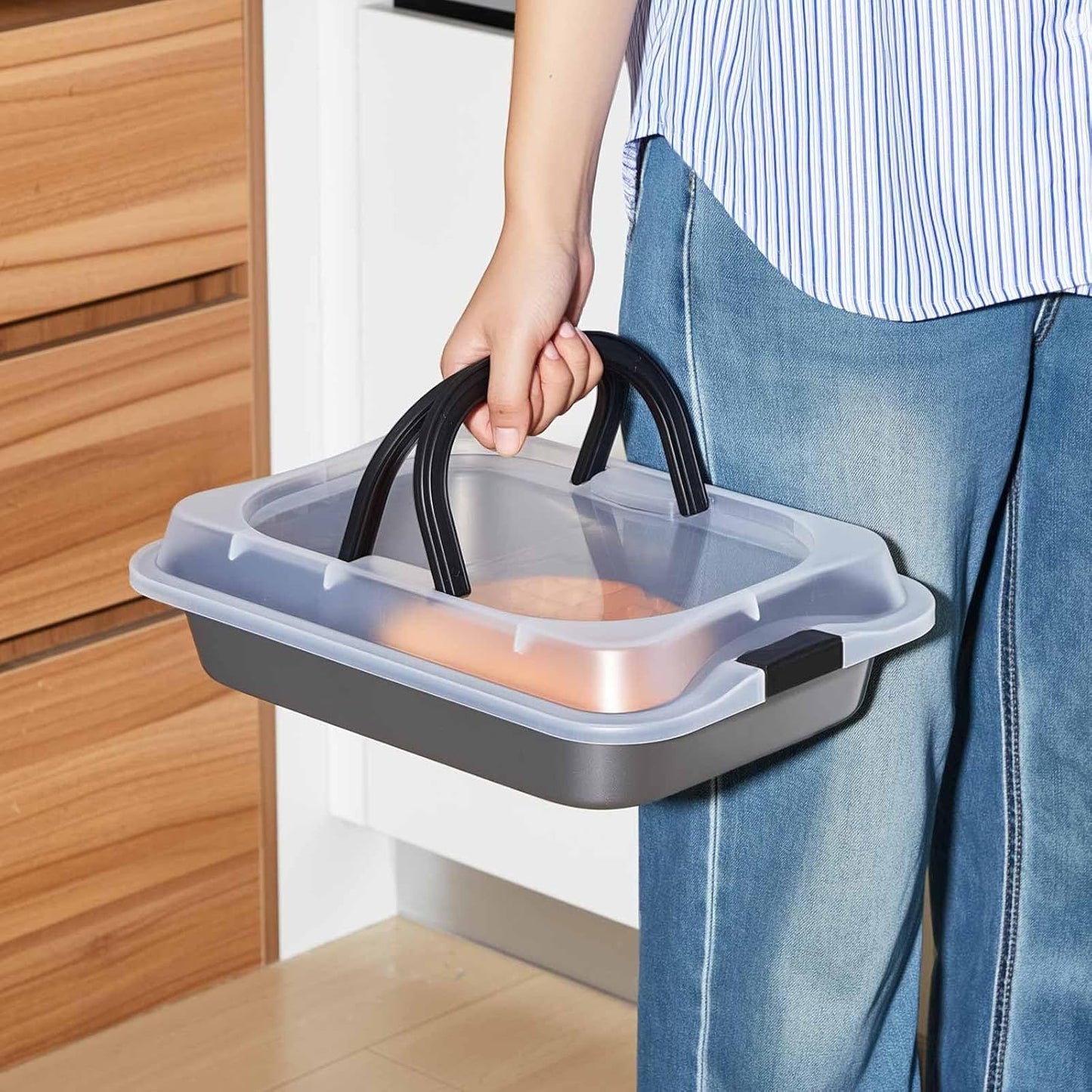 Qinyoung 1 Pcs Cake Baking Pan with Lid and Handle, 9 x 13 Inch Non-stick Rectangle Sheet Cake Pan Carrier for Brownie Roasting Cooking Baking (Black)
