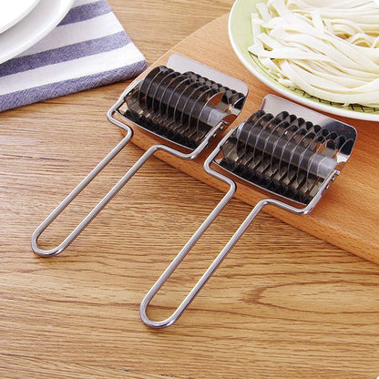 Pasta Noodle Cutter, Stainless Steel Manual Pasta Spaghetti Maker, Dough Cutter for Homemade Noodles, Lattice Roller Garlic Ginger Herb Mincer for Kitchen Cooking Tools