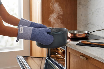 Sur La Table Kitchen Essentials Set of 2 Silicone Oven Mitts, Heat Resistant to 550°F (Green)