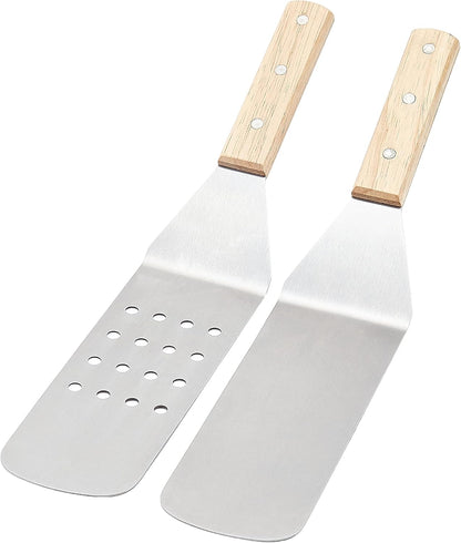 Amazon Basics 4-Piece Stainless Steel BBQ Grilling Tool Set with Carry Bag, Rust-Resistant, Dishwasher Safe