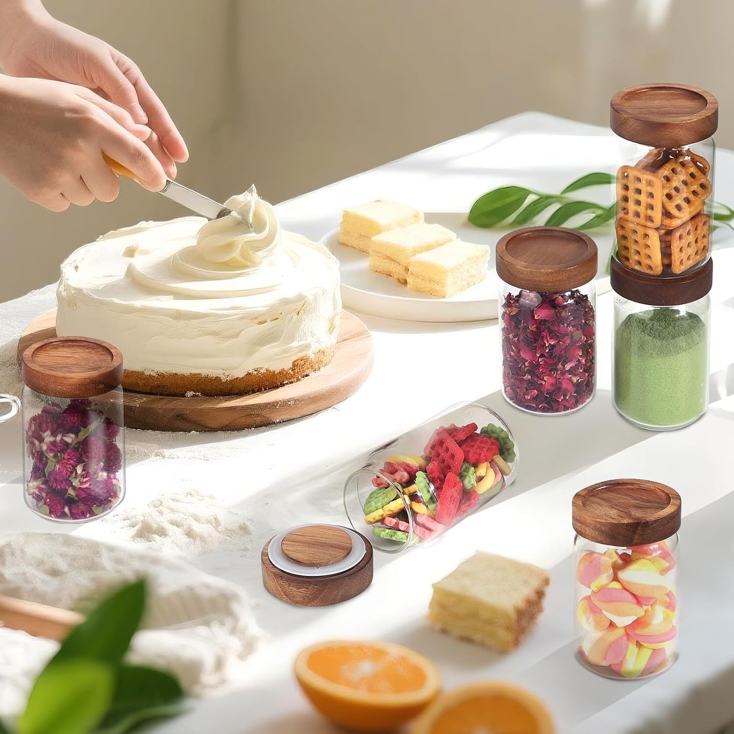 Small Glass Jars with Airtight Lids Round Spice Jar Kitchen Storage Jars Seasoning Containers Bottle Glass Food Storage Canisters Jars for Coffee Cookie Liquid Pantry Organizers