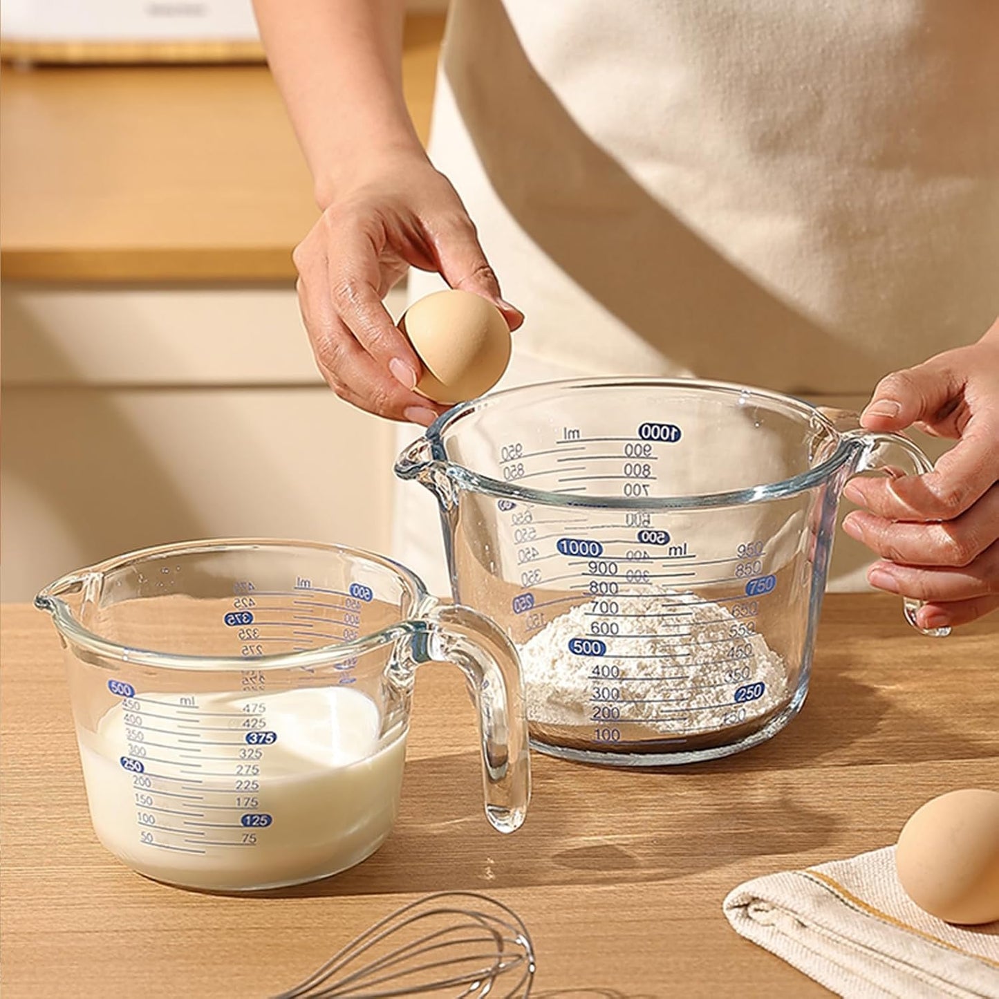 Kitchen Glass Measuring Cup Three-Piece Set, Measuring Jug with Scale,Egg Beater，Flour Measurers， Dishwasher Safe (250ml/1Cup, 500ml/2Cup, 1000ml/4Cup)(Transparent)