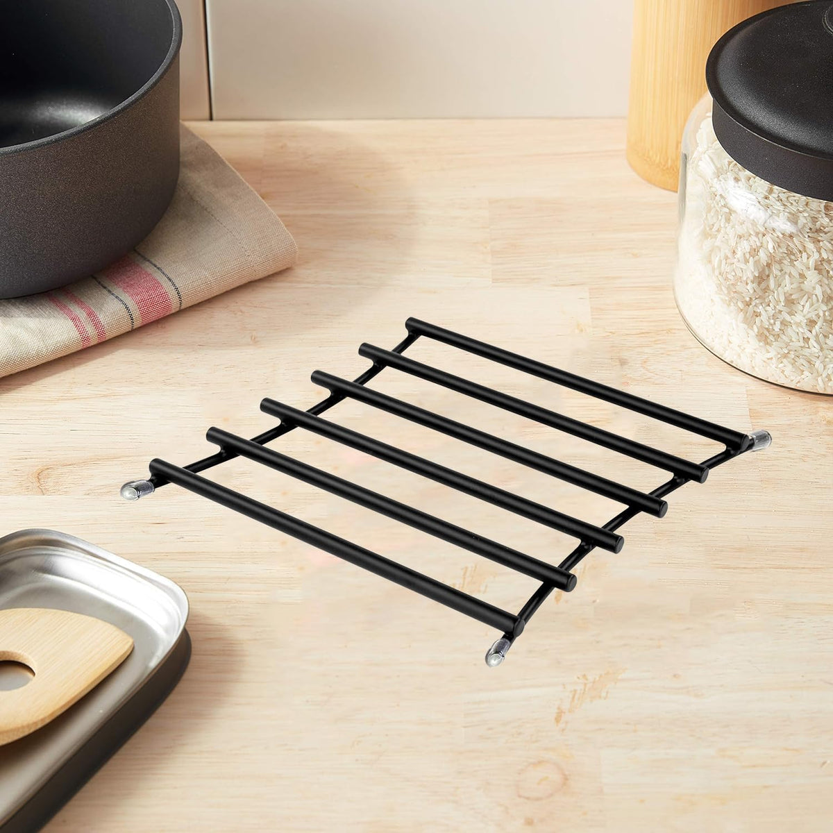 FitWell Heat-Resistant Steel Dining Protector Modern Metal Trivet for Kitchen Table, Holds Hot Pots & Cast Iron Cookware, Trivet for Serving and Organization of Hot Dishes in Kitchen (Satin Nickel)