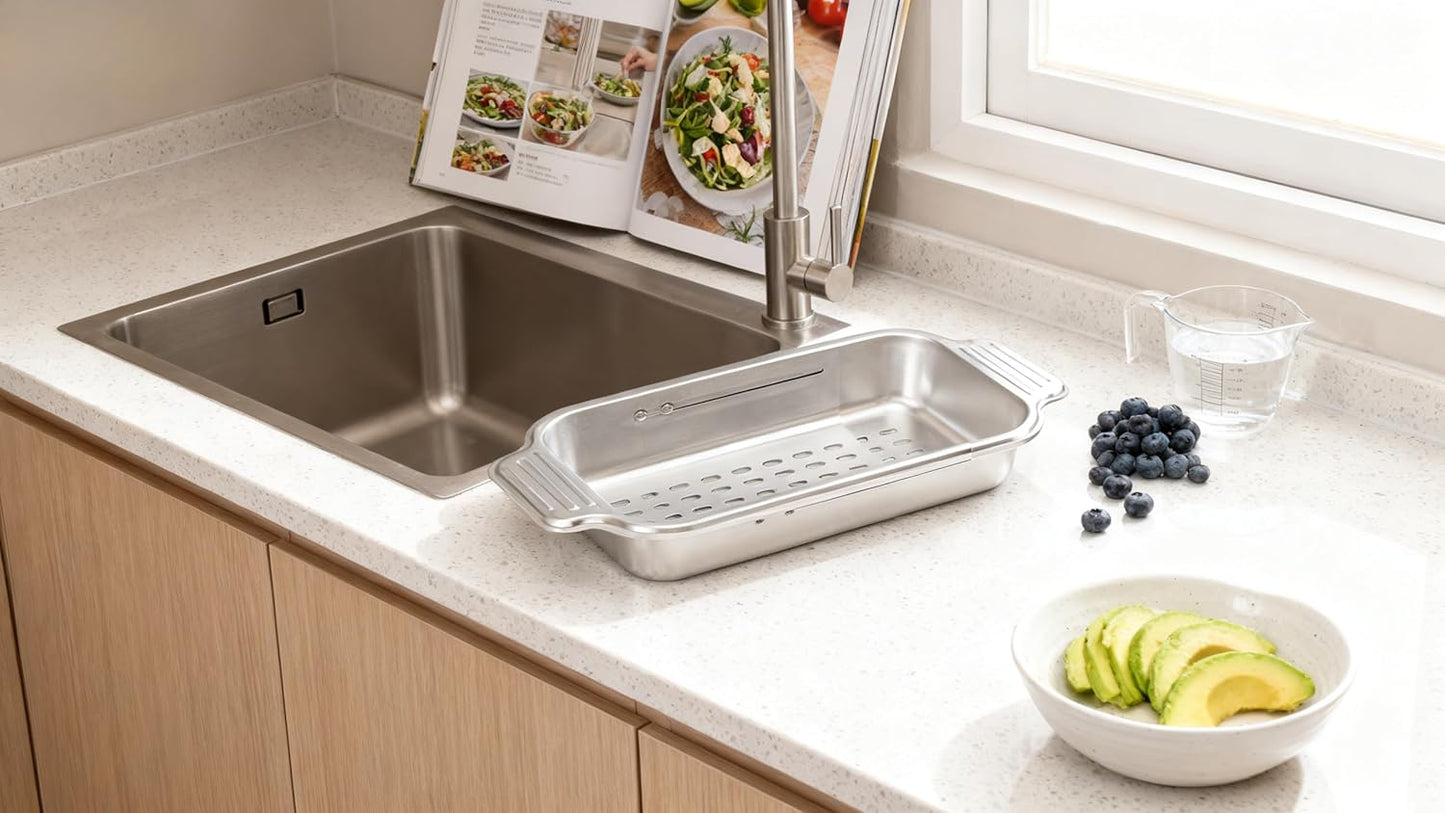 AYNEFY Extendable Over The Sink Basket Expandable Stainless Steel Colander 304 Food Grade Strainer for Washing Vegetables Fruits Pasta Dishes with Rubber Grip Handles (S)