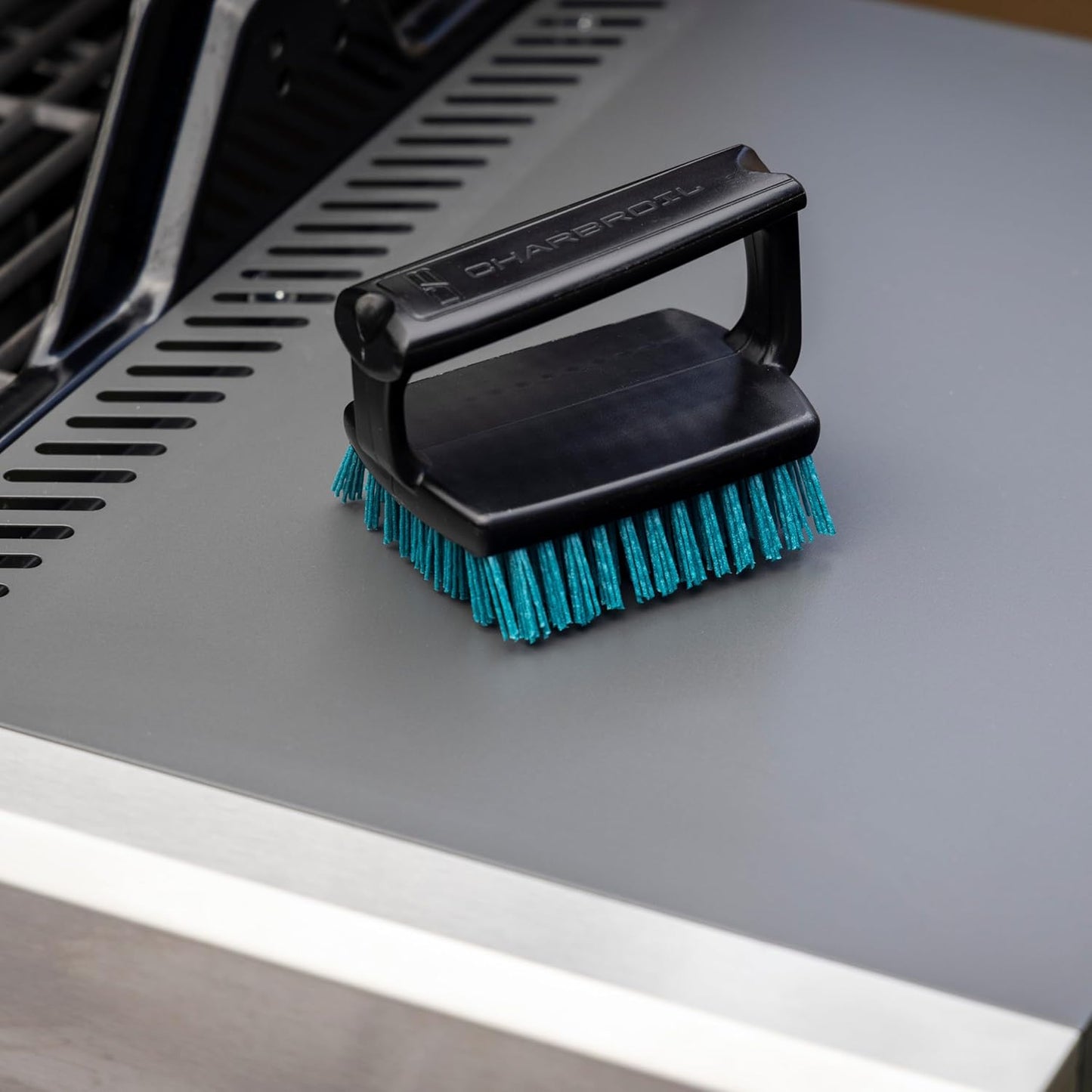Charbroil® Safer Handheld Grill Brush - CB1250092R6