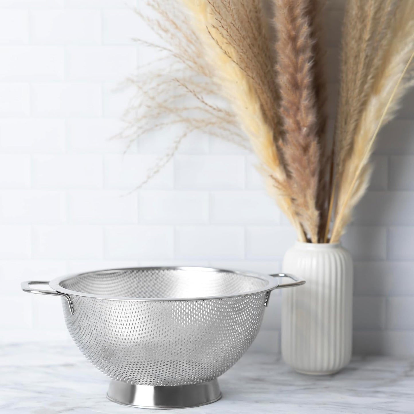 Fox Run Stainless Steel Colander, 4.7 Quart Over The Sink Pasta Strainer