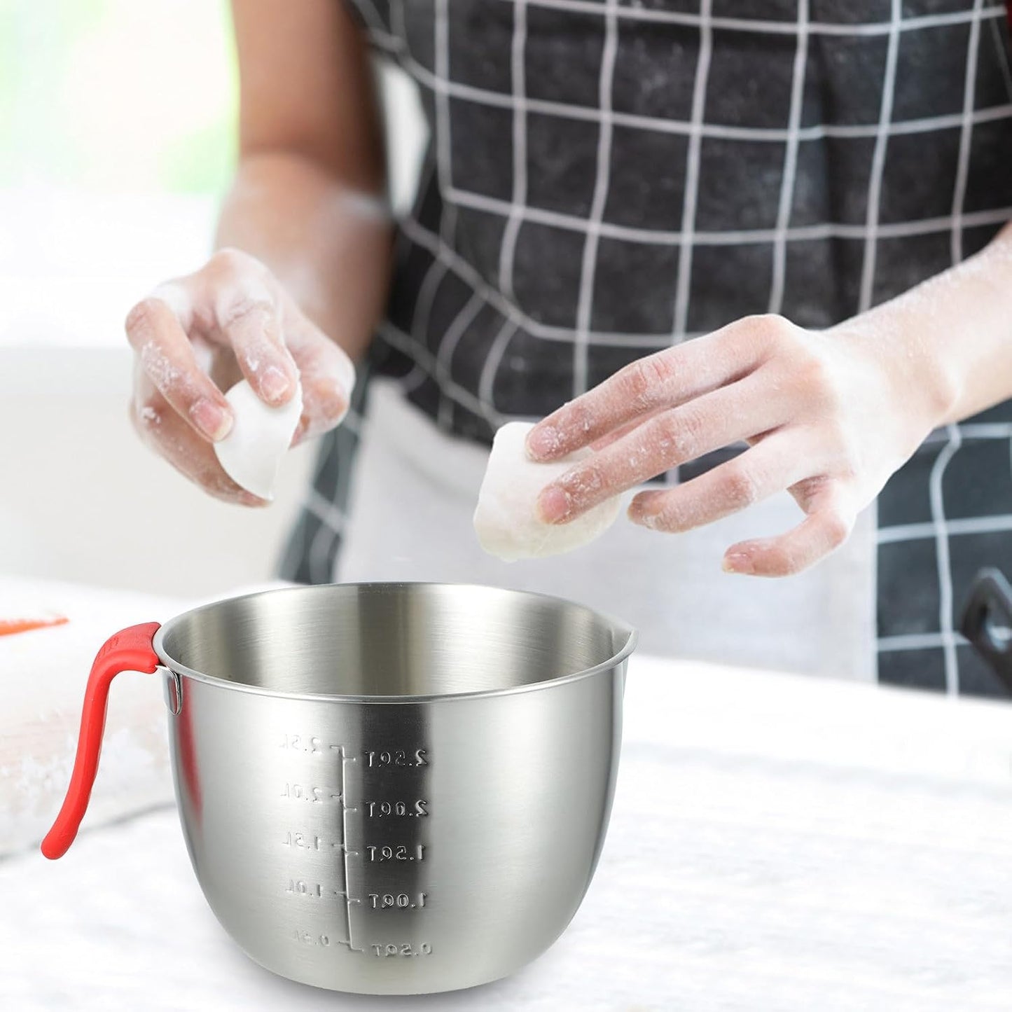 Stainless Steel Mixing Bowl with Lid, 19cm Deep Batter and Salad Bowl, 304 Food-grade Steel with Handle, Anti-splash Design for Kitchen Baking and Cooking Use