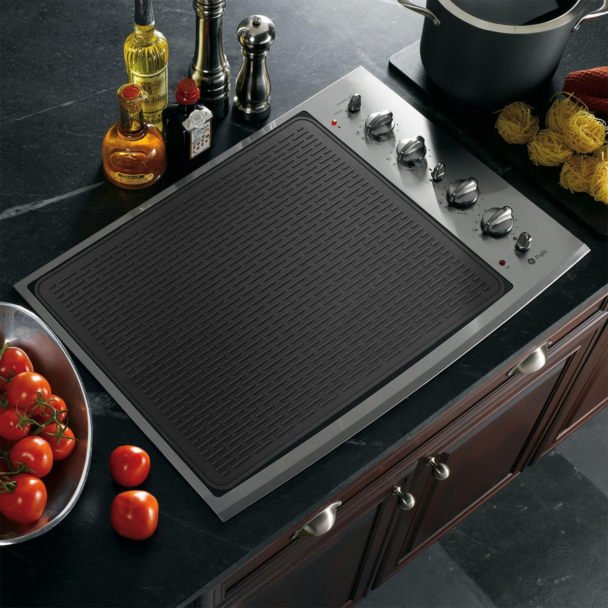 YUHFERA Stove Top Cover for Electric Stove - Silicone Stove Mat for Glass Top, Glass Cooktop Protector For Kitchen,Multi-functional Oven Covers for Electric Stove (Black,28 x 20)