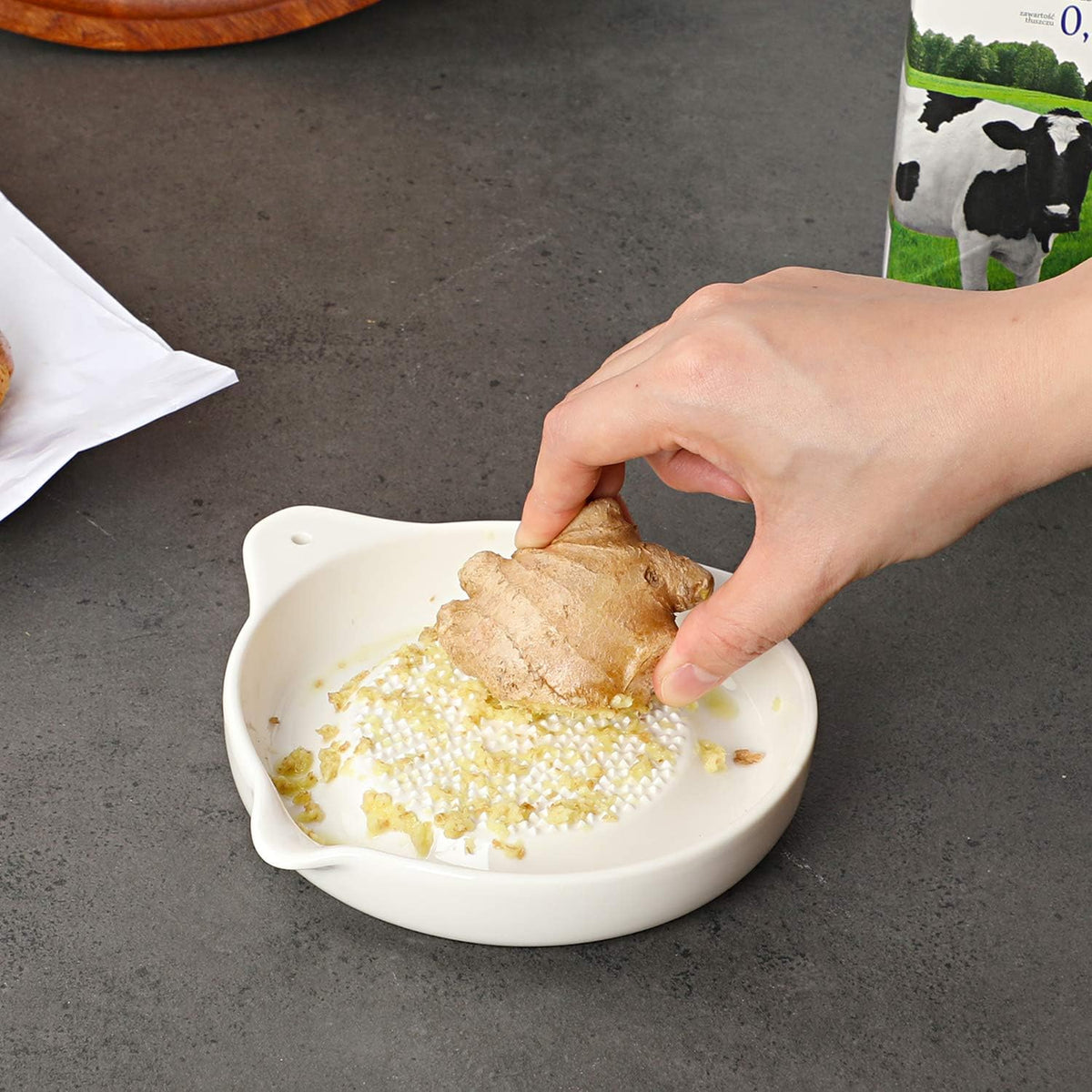 ONTUBE Ceramic Grater Plate for Ginger, Garlic, Onion (5.5" x)