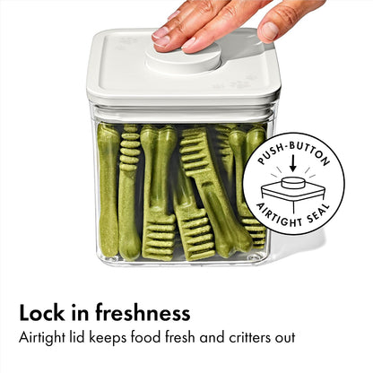 OXO Good Grips Pet POP Container – 6.0 Qt/5.7 L with Half Scoop, Ideal for up to 6.5lbs of Dog Food or 4.5lbs of Cat Food, Airtight Dog and Cat Food Storage Container, BPA Free, Clear