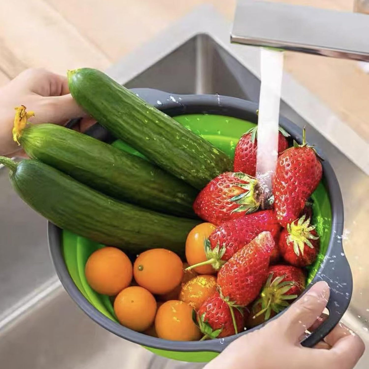 Three-Piece Collapsible Strainer - Made of Silicone with a Plastic Handle, Used for Draining Pasta, Vegetables, and Fruits - Space-Saving Kitchen Straining Basket (green)
