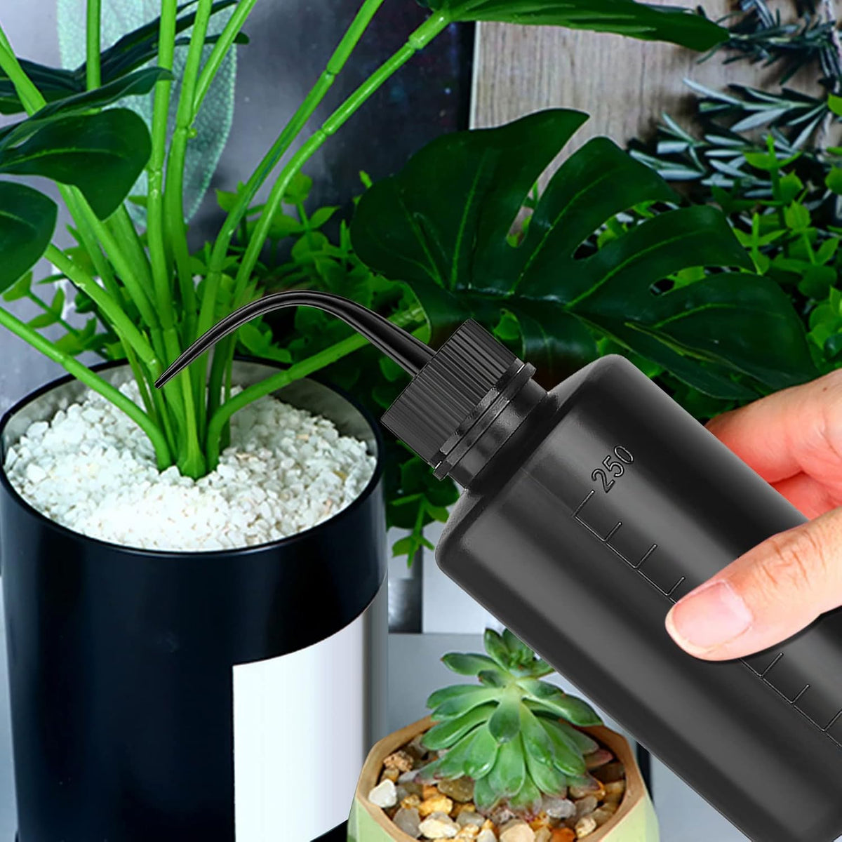Wash Bottle 2pcs 250ml/8oz Safety Watering Tools, Economy Plastic Squeeze Washing Cleaning With Narrow Mouth Scale Labels for Medical Succulent Irrigation Plant (Black)
