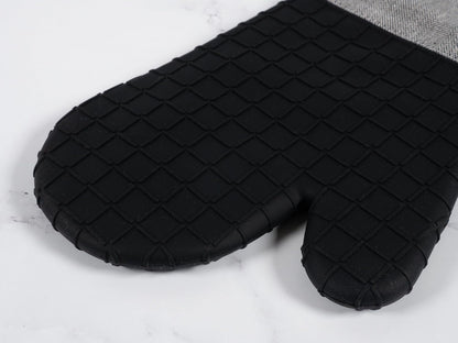 Sur La Table Kitchen Essentials Set of 2 Silicone Oven Mitts, Heat Resistant to 550°F (Green)