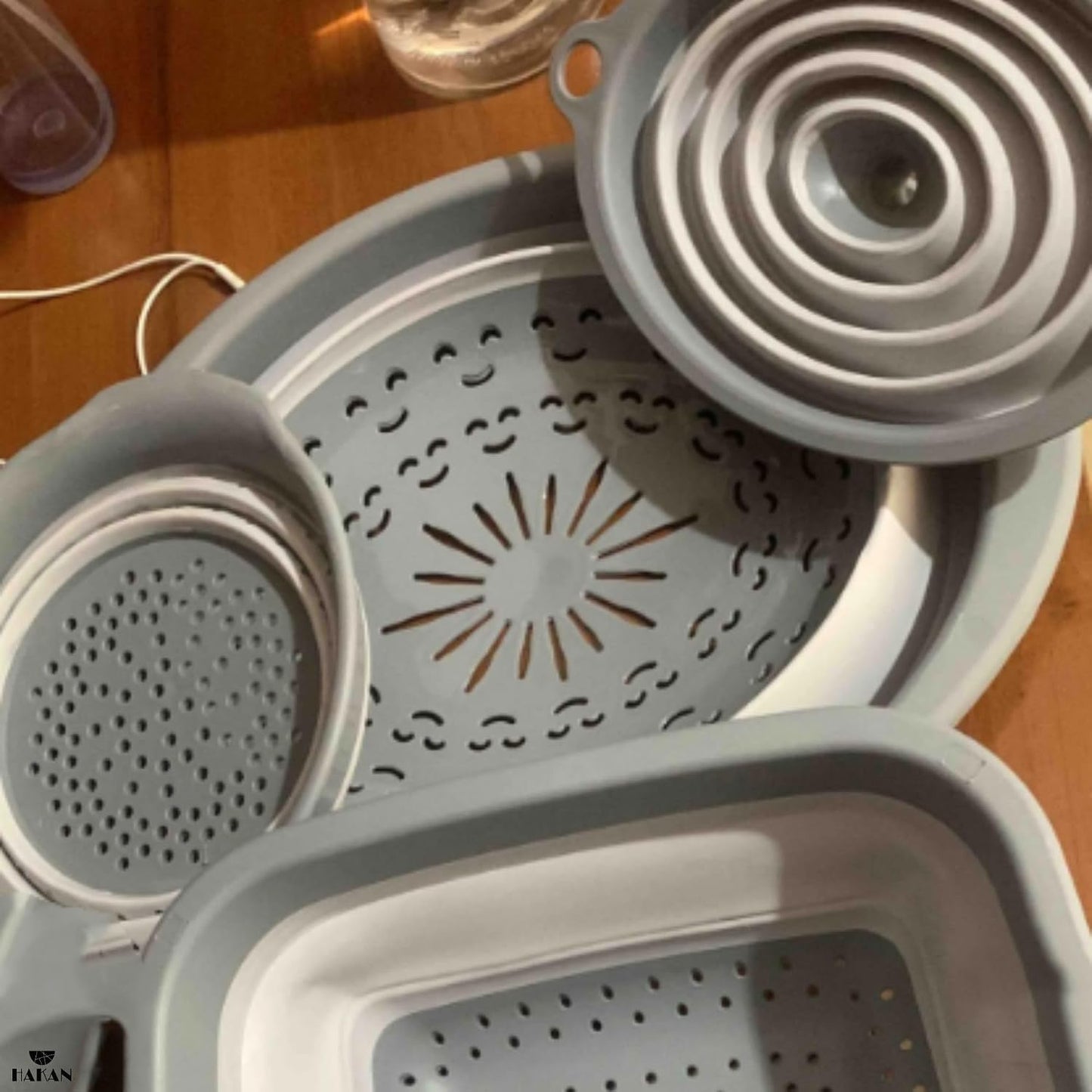 Collapsible Colanders for Kitchen, Space-Saving Plastic Colanders, Accordion Strainers with Handle & Rice Strainer