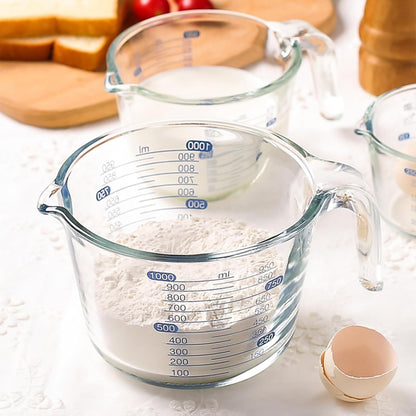Kitchen Glass Measuring Cup Three-Piece Set, Measuring Jug with Scale,Egg Beater，Flour Measurers， Dishwasher Safe (250ml/1Cup, 500ml/2Cup, 1000ml/4Cup)(Transparent)