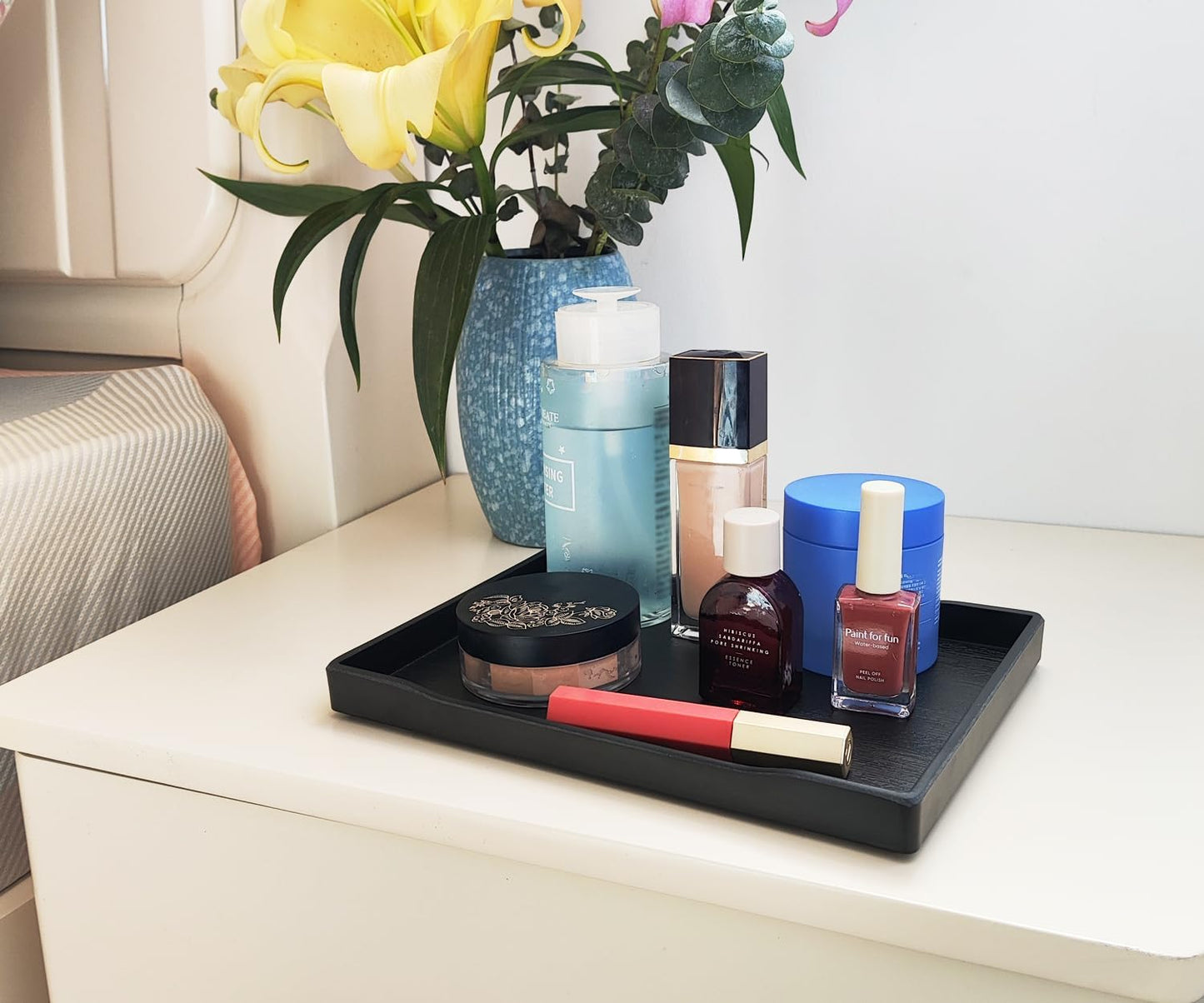 White Serving Tray (13.5 x 9.6 inch) for Serving Accessory, Elegant & Stackable Plastic Tray for Spa, Coffee, Drinks, Tea, Bar, Party, Seasoning, Perfume and Display Use.