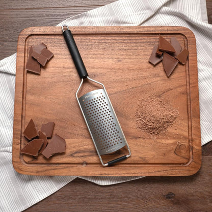 Microplane Savor Series Kitchen Grater Fine in Black for Hard Cheese Parmesan, Citrus Lemon, Orange, Lime, Ginger, Nutmeg, Cinnamon, Garlic, Chili, Chocolate - Stainless Steel Grater Made in USA