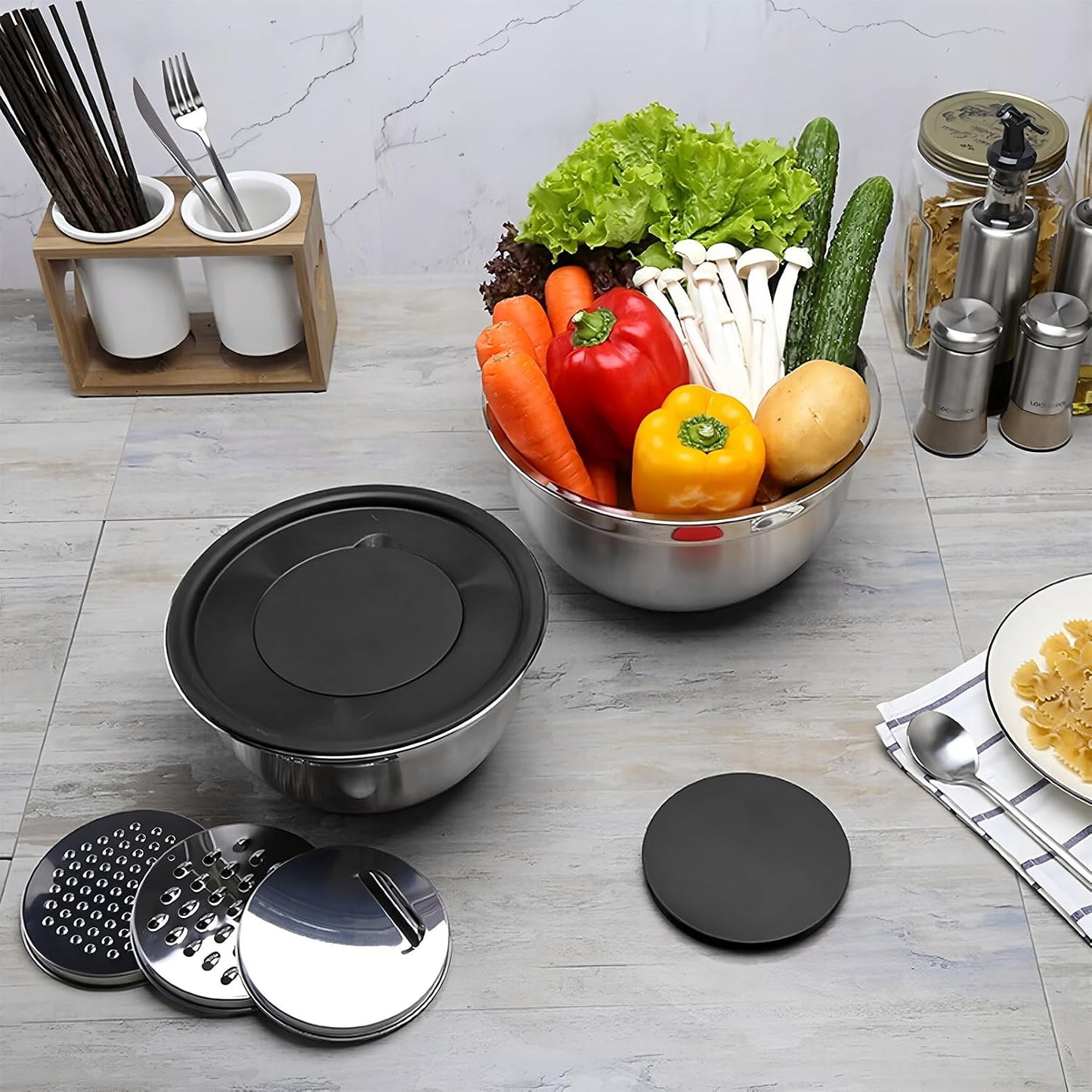 Mixing Bowls with Lids Set of 3,Stainless Steel Mixing Bowls with 3 Grater Attachments,Metal Nesting Salad Bowl for Cooking,Prepping, Serving Food,Stackable Design,Size 4.5/2.5/1.5 QT (Black)