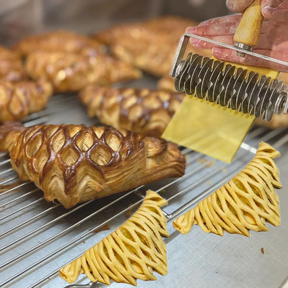 Stainless Steel Pastry Lattice Roller Cutter with Wood Handle