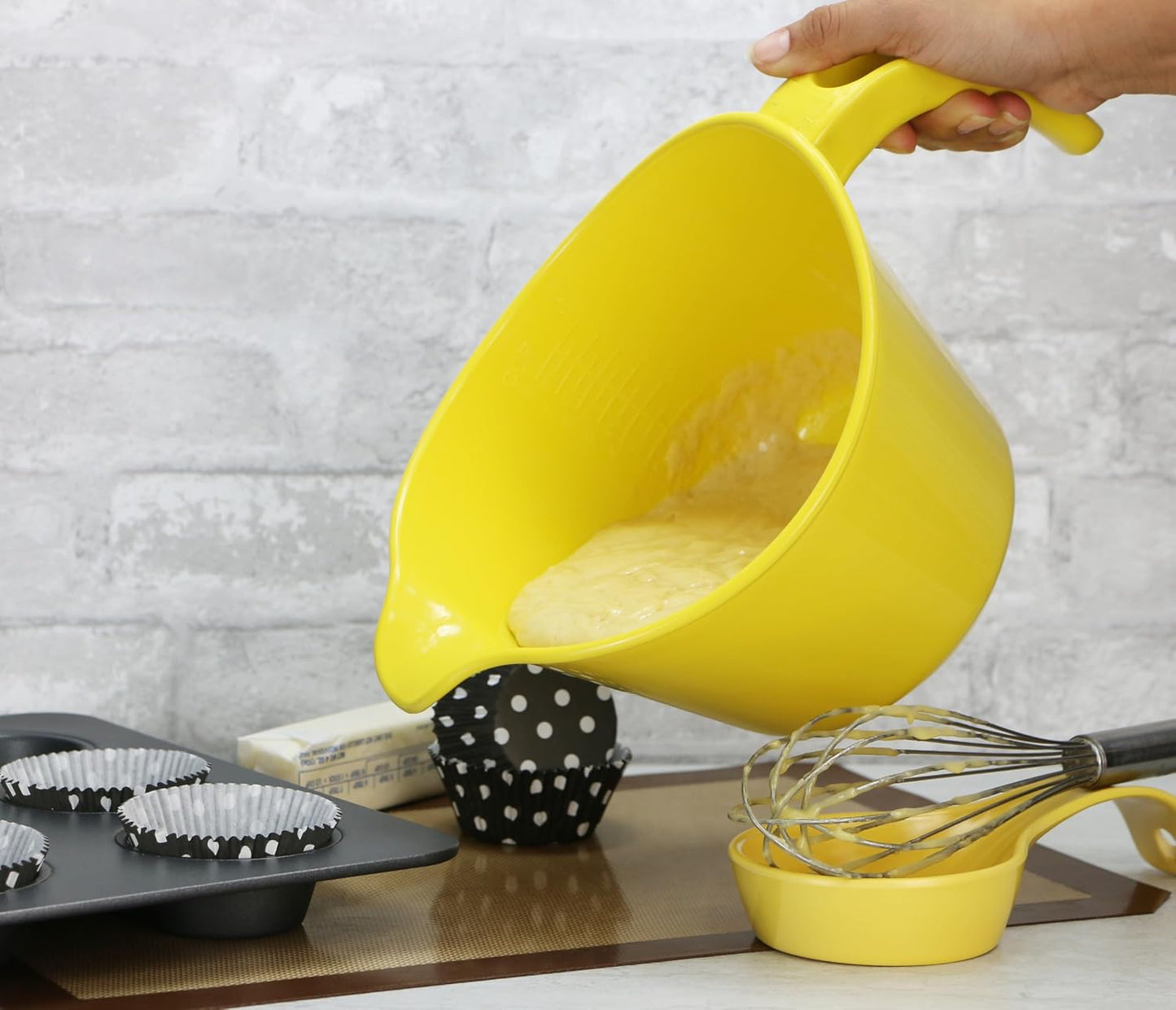 Batter Bowl With Pour Spout, Non-Slip Base,Space Saving Detachable Handle with Lid, 2 QT Heavy Duty BPA-Free Microwave & Dishwasher Safe (Fresh Lemons)