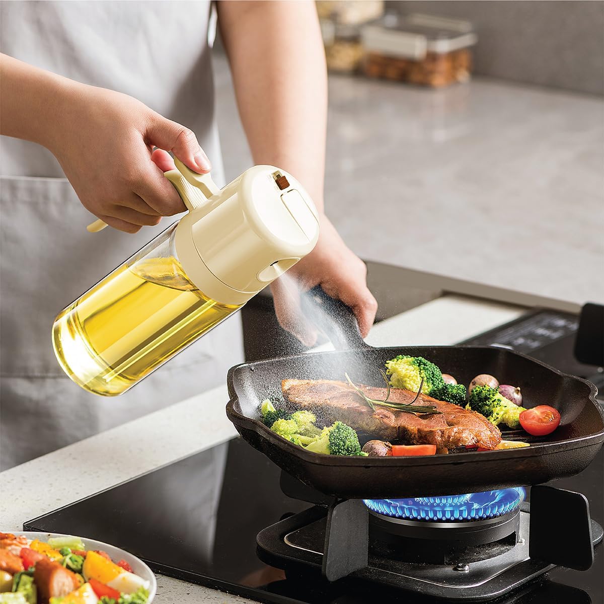 Glad 2 in 1 Oil Dispenser, 18.6oz/550ml - Olive Oil Sprayer for Cooking, Pouring Salad Dressing, and Grilling - Kitchen Gadget with Refillable Glass Bottle, Handle, and Mist or Pour Options - Rust