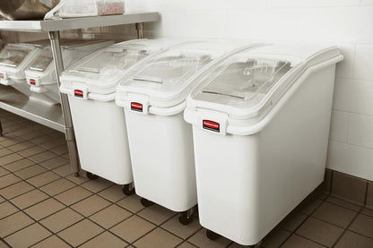 Rubbermaid Commercial Products ProSave Shelf-Storage Ingredient Bin With Scoop, 600-Cup capacity, Plastic, White, Sliding Lid, Container with Wheels for Kitchen/Restaurant Food Organization