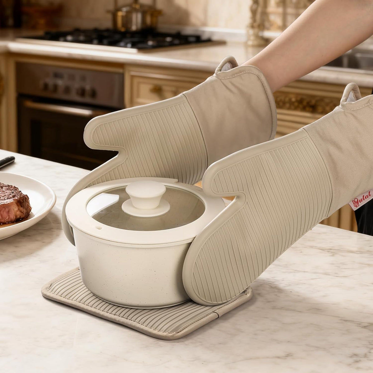 Yutat Silicone Oven Mitts - Oven Mitts and Pot Holders Sets Made of Non-Slip & BPA-Free Silicone, High Heat Resistant 500 Degrees, Perfect for Kitchen Cooking Baking BBQ, Peak Green