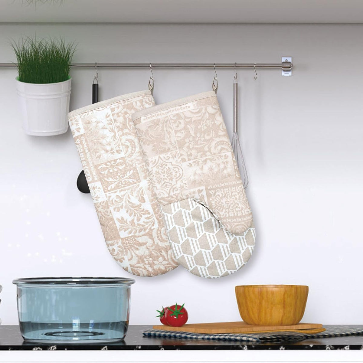 Mini Silicone Oven Mitts, Heat Resistant Kitchen Mittens 2-Pack Set