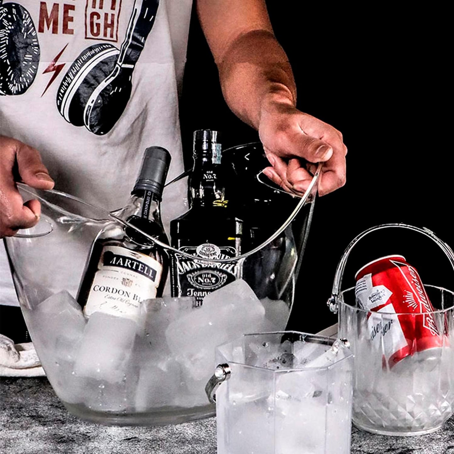 Mwellewm Beverage Tubs for Parties Plastic Ice Bucket for Cocktail Bar Clear Acrylic Wine Bucket with Scoops Drink Bucket Cooler for Chiller Bin for Champagne or Beer (8 L, 4 L)
