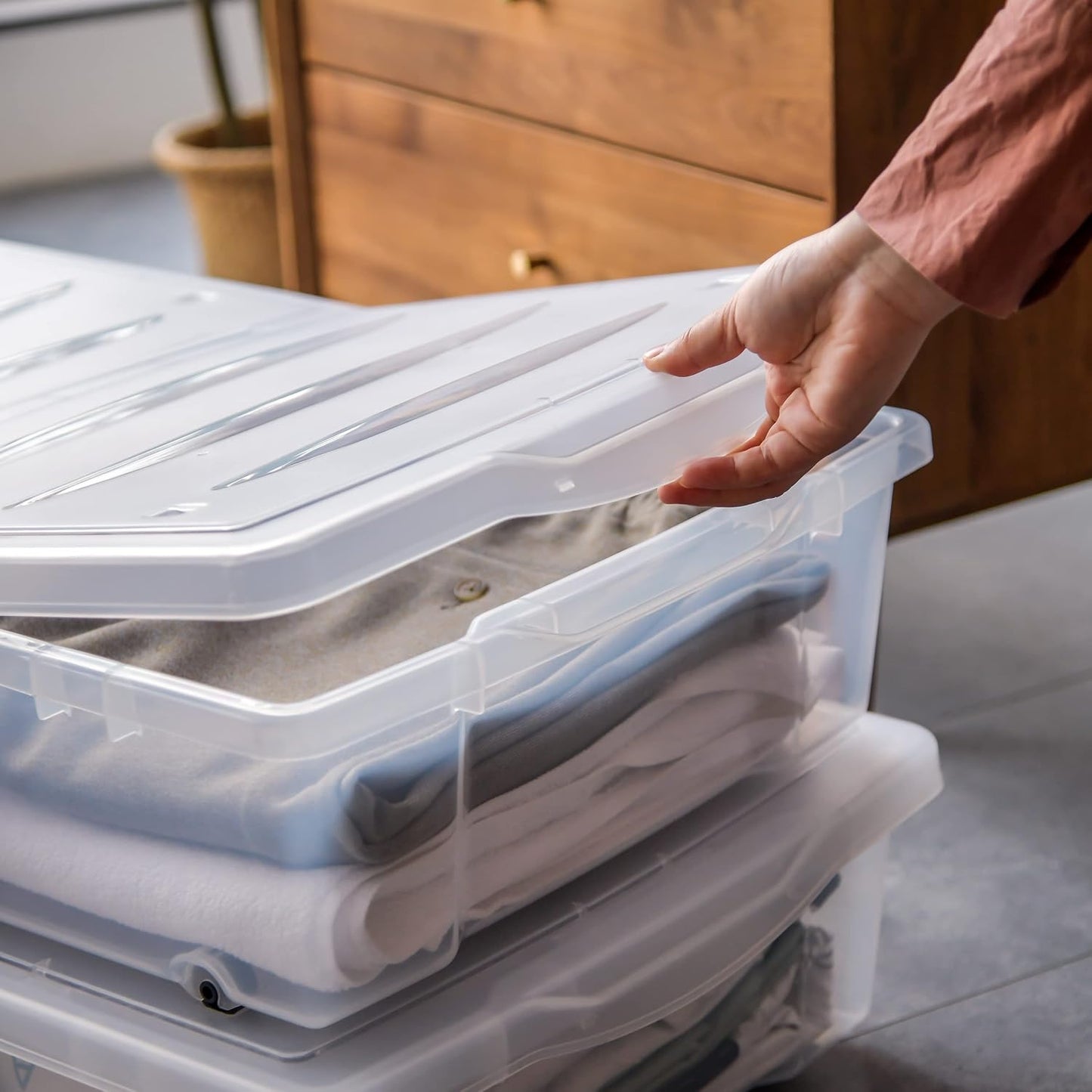 Citylife 32 QT Plastic Storage Bins with Latching Lids Stackable Storage Containers for Organizing Large Clear Storage Box for Garage, Closet, Kitchen, 4 Packs