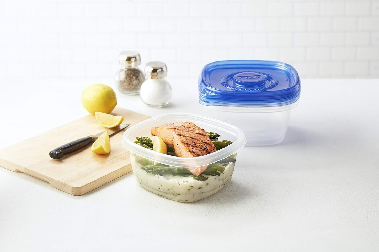 Glad GladWare To Go Snack Food Storage Containers with Lids, Medium Rectangle No BPA Plastic with Built-In Dressing Cup for Salads and Snacks, Microwave Dishwasher Safe, 24 Oz, 4 Count