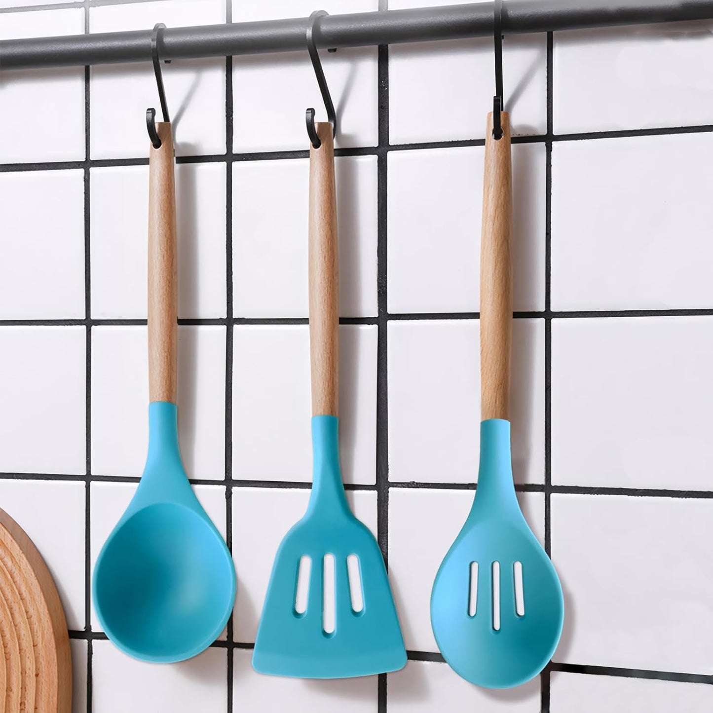 Kitchen Cooking Utensils Set, 6Pcs Silicone Kitchen Utensils Set Spatula Spoon Soup Ladle Turner, Heat Resistant Wooden Handle Silicone Cooking Gadgets for Nonstick Cookware & Baking BPA FREE