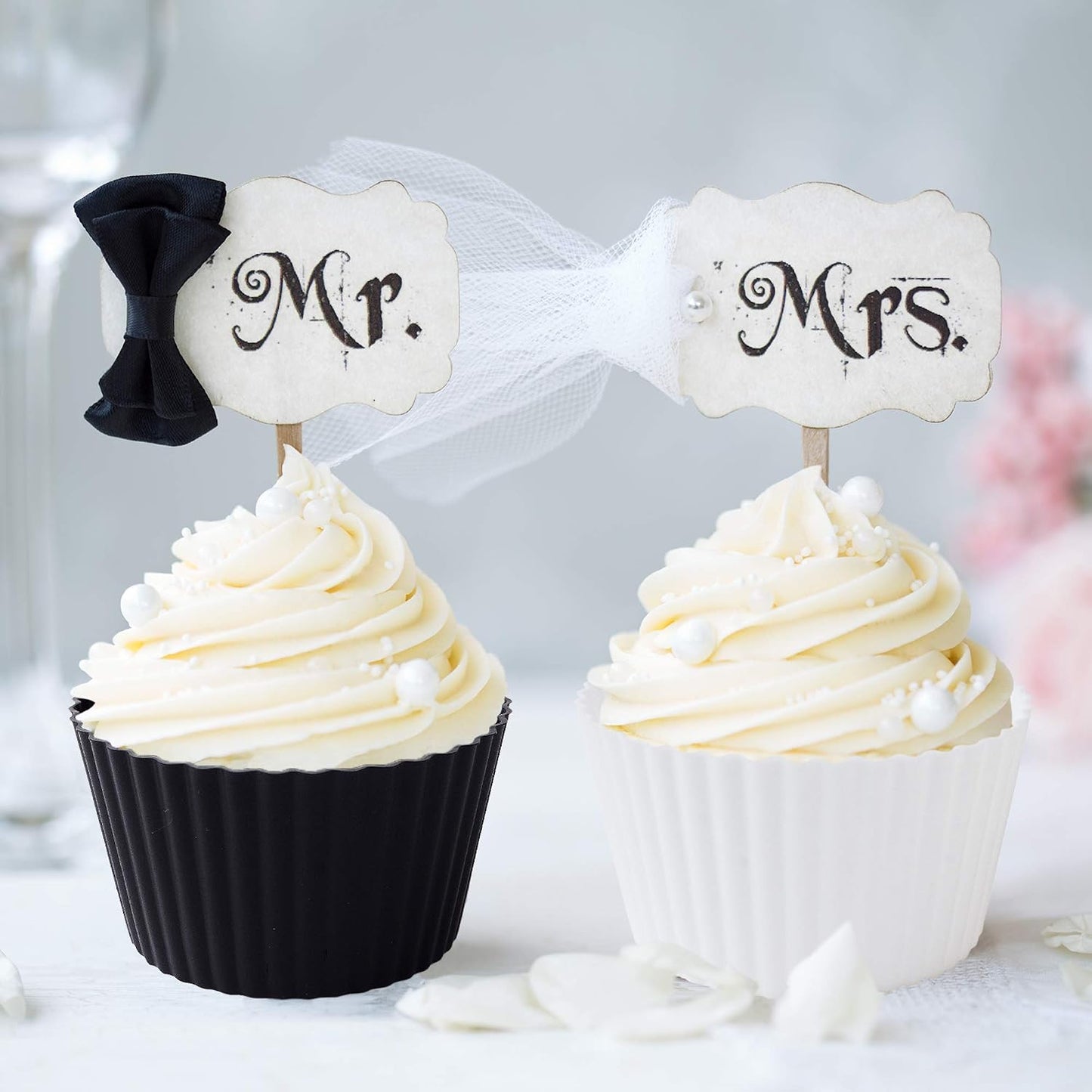 Fox Run Scalloped Black and White Silicone Cupcake and Muffin Liners, Set of 12, Standard Size Wrappers