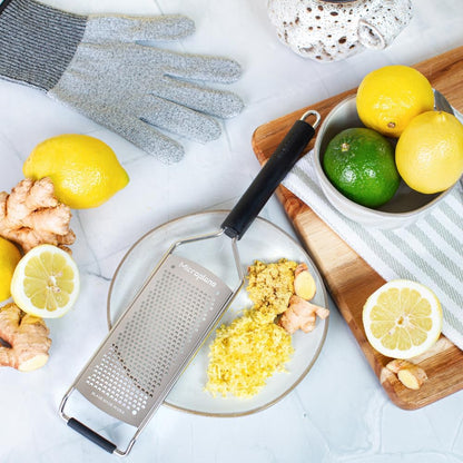Microplane Savor Series Kitchen Grater Fine in Black for Hard Cheese Parmesan, Citrus Lemon, Orange, Lime, Ginger, Nutmeg, Cinnamon, Garlic, Chili, Chocolate - Stainless Steel Grater Made in USA