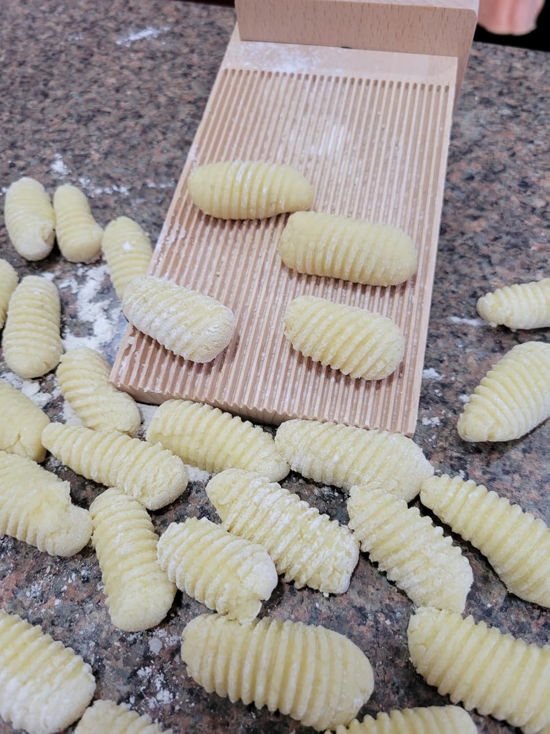 Gnocchi Board with One-Hand Operation Design, Large Gnocchi Maker Paddle for Homemaking Gnocchi Pasta