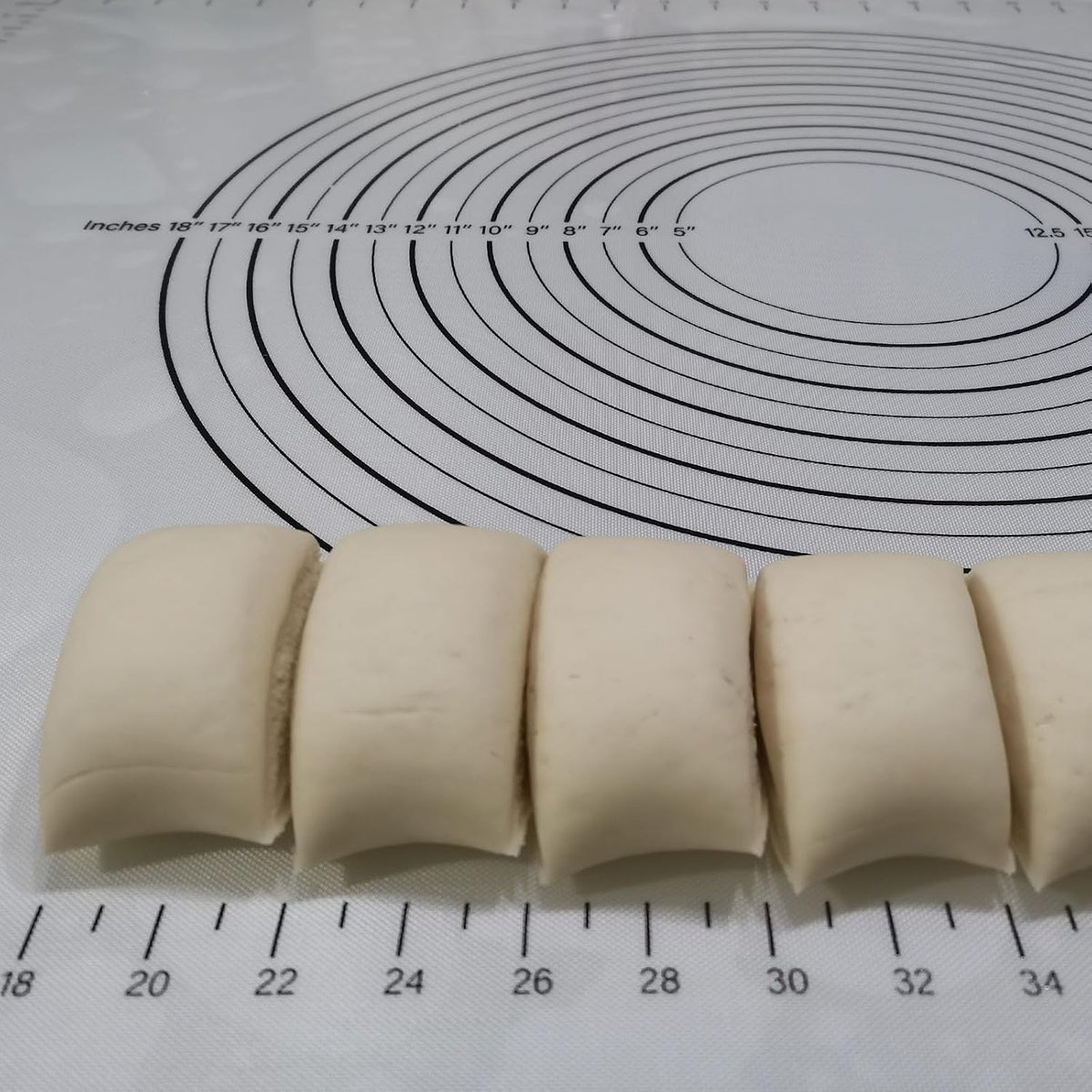 Yansumi silicone pastry non stick baking mat with measurement fondant mat with three sizes for silicone baking mat, counter mat, dough rolling mat,fondant/pie crust mat (Red, 16"L x 12"W)