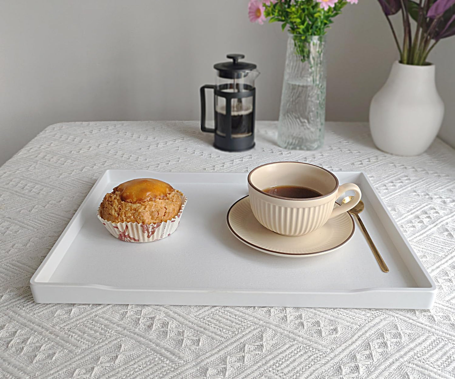 White Serving Tray (13.5 x 9.6 inch) for Serving Accessory, Elegant & Stackable Plastic Tray for Spa, Coffee, Drinks, Tea, Bar, Party, Seasoning, Perfume and Display Use.