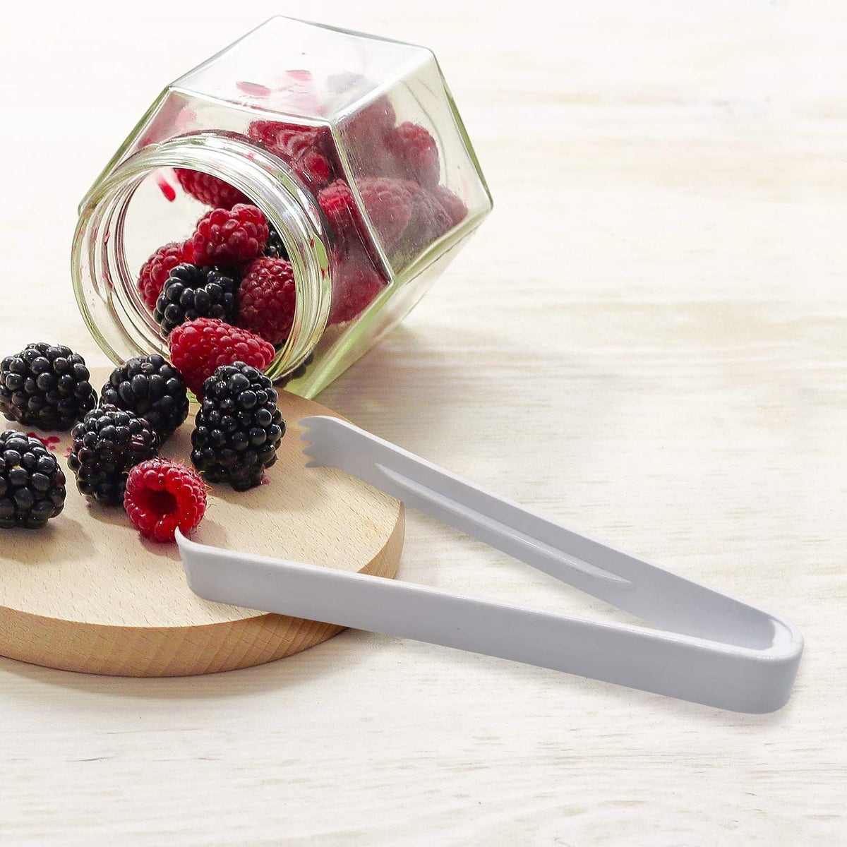 Party Essentials - N617 Hard Plastic Serving Tongs, 6.5", Black